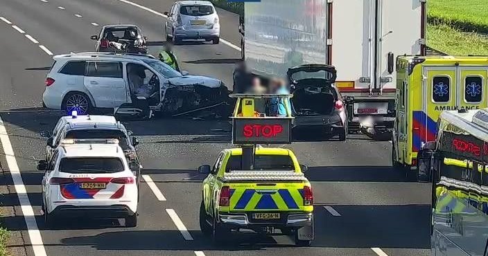 A27 bij Noordeloos dicht na ongeval