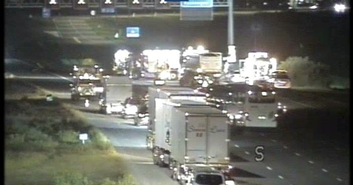 A2 bij Breukelen dicht na ongeval