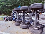 A50 ter hoogte van Loenen dicht vanwege gekantelde vrachtwagen