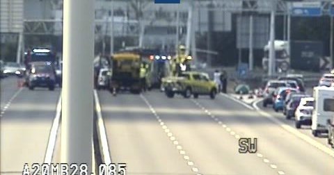 A20 dicht na ongeval bij Rotterdam-Delfshaven