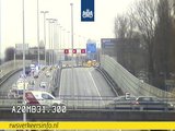 A20 dicht door ongeluk bij Rotterdam-Crooswijk