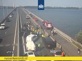 Haringvliegbrug (A29) dicht na ongeval