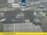 A15 richting Rotterdam versperd door ongeluk