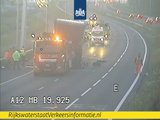 A12 dicht na aanrijding met botsabsorber