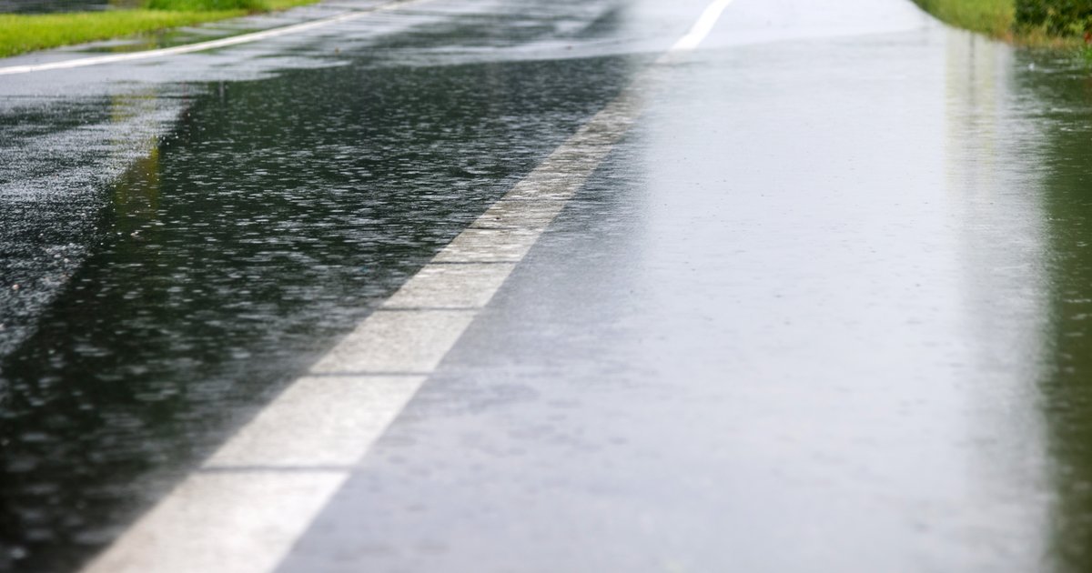 Dichte wegen in Limburg door wateroverlast