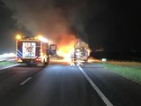 A17 dicht bij knooppunt Noordhoek door brandend voertuig