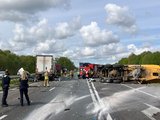 A59 dicht bij Made na ongeval met meerdere vrachtwagens