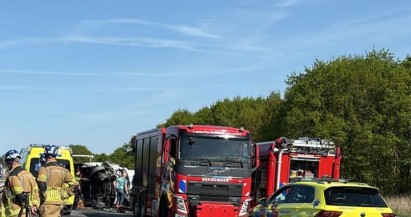 A1 vlakbij Duitsland dicht door ongeval bij De Lutte
