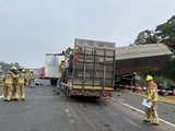 A73 dicht na ongeval met vrachtwagens