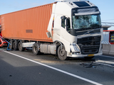 Ongeluk met drie vrachtwagens bij Brielle (A15)