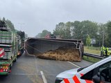 N3 dicht bij Dordrecht door gekantelde aanhanger met mest