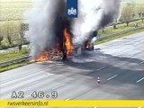 A2 bij Vinkeveen in beide richtingen dicht vanwege felle brand