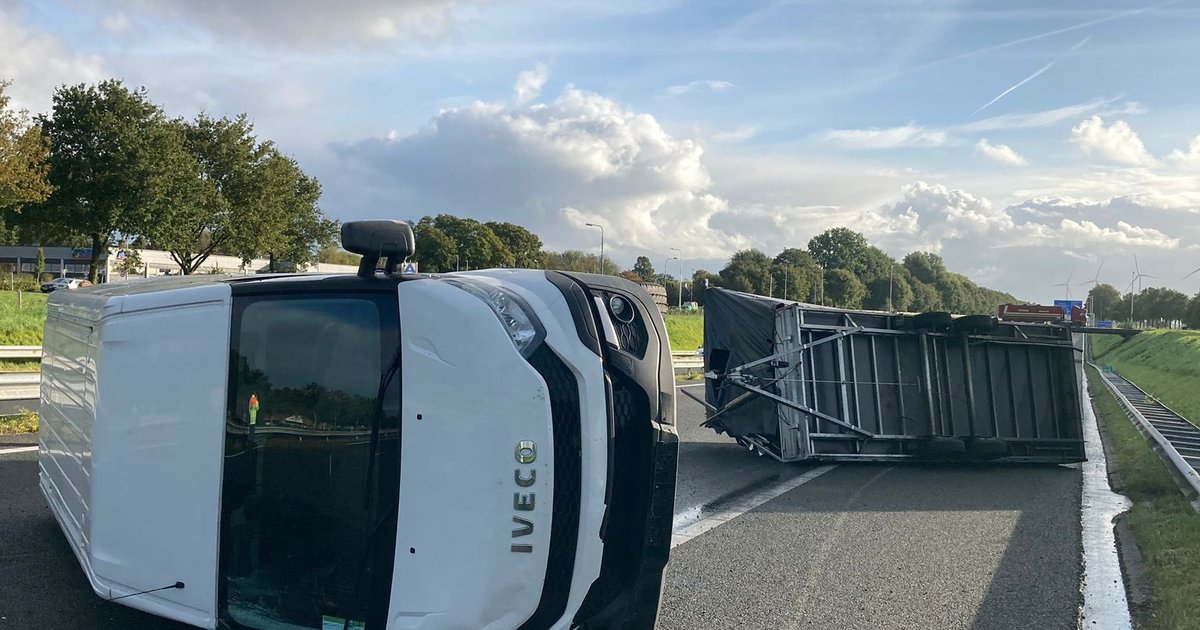 A7 bij Zuidbroek dicht na ongeval