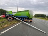 A2 richting Utrecht dicht door ongeval met vrachtwagen